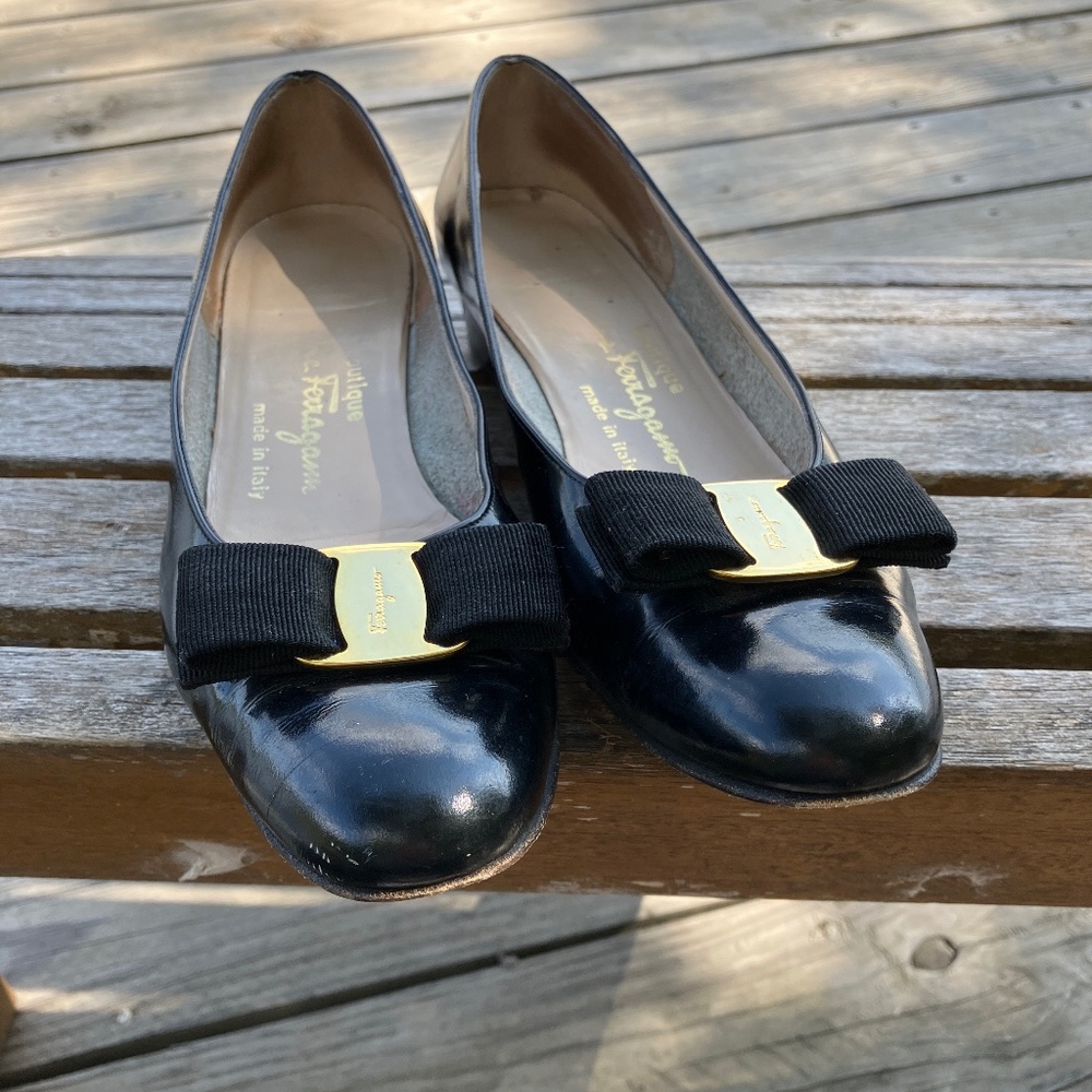Salvatore Ferragamo traditional black bow pumps